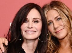 珍妮佛安妮斯頓在一段有趣的影片中為柯特妮考克斯做了頭髮