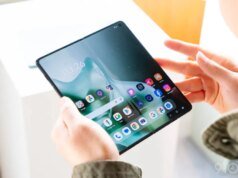 摩托羅拉 Razr Fold 上的軟體感覺像是 Pixel 與三星的混合體