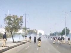 巴基斯坦暴力事件:伊朗最高領袖哈梅內伊遭暗殺後,美國領事館附近爆發抗議活動,造成9人死亡