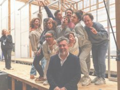 “侯爵行動的過程令人難以置信。我對人們開懷大笑特別感興趣”