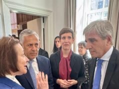 十一位行長和與外國投資者的閉門會議