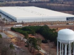 貢獻者:ICE 浪費數十億美元將人員存放在倉庫中