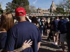 在 MAGA 決鬥中,Raza 團隊週六在迪士尼樂園聚集