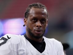 突襲者裁掉吉諾史密斯