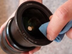 了解如何正確清潔相機鏡頭,避免刮傷