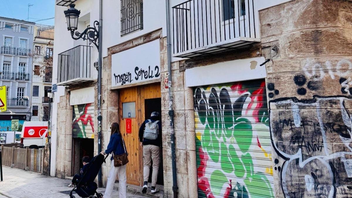 對於旅遊檢查中的人工智慧：Compromís 詢問理事會已經提出了什麼建議