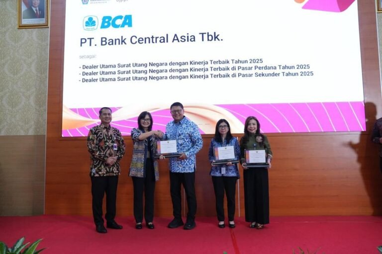 BCA 榮獲四項財政部頒發的公共債務證券合作夥伴獎