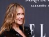 62 歲的艾莉麥克弗森 (Elle Macpherson) 亮相內衣廣告大片