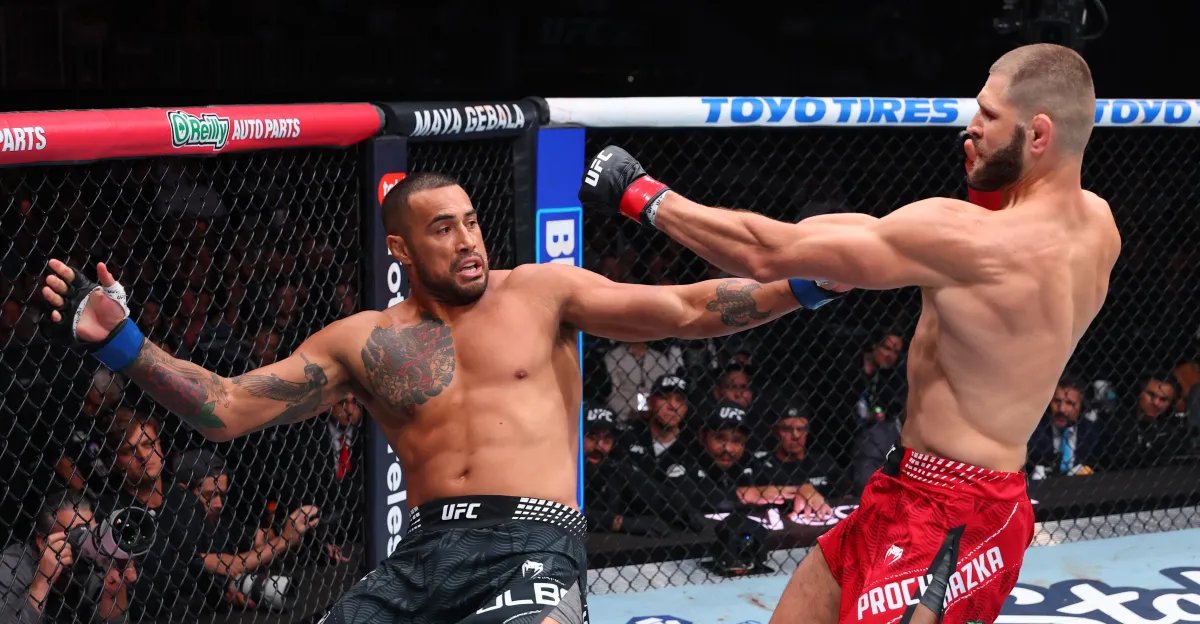 卡洛斯沃爾伯格在 UFC 327 比賽中前十字韌帶撕裂後接受膝蓋手術