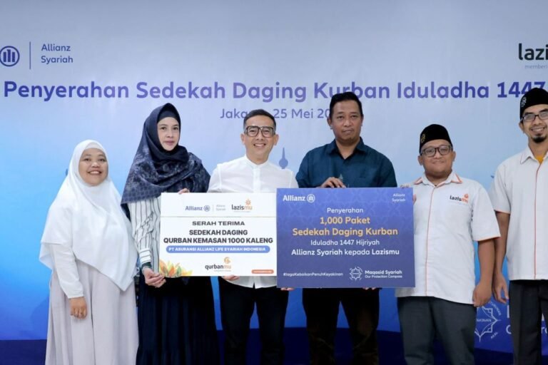Allianz Syariah-Lazismu 分發了 1,000 包古爾邦祭肉