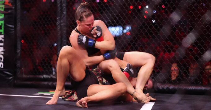 051626-AW-Rousey-vs-Carano3T2A4489.jpg