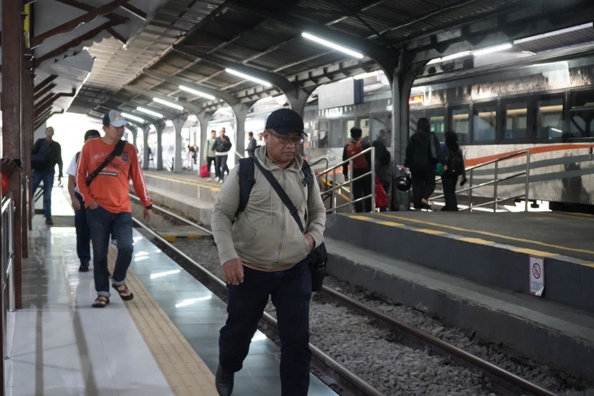 洛卡瓦列車因機車問題晚點1小時到站