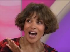 當哈莉貝瑞 (Halle Berry) 認為自己被問到一個猥褻的性問題時,她感到非常尷尬,這讓她大笑並抽搐