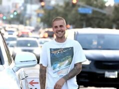 當賈斯汀·比伯 (Justin Bieber) 和妻子海莉 (Hailey) 與肯德爾·詹納 (Kendall Jenner) 和雅各布·艾洛迪 (Jacob Elordi) 做媒後,走出洛杉磯時,他的表情說明了一切。