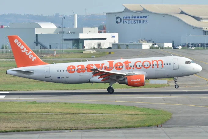 1620px-Airbus_A320-200_easyJet_EZY_G-EZTH_-_MSN_3953_10498330885.webp
