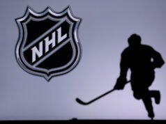 東部決賽第五場比賽前,冰球界哀悼克勞德·勒米厄 (Claude Lemieux)