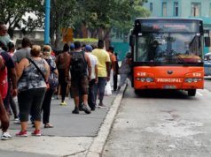 由於燃料危機,古巴將公共汽車和火車班次減少到最低限度
