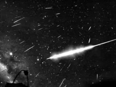 科學家發現一顆神秘小行星在太陽附近分裂