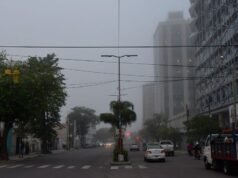 聖地牙哥-德爾埃斯特羅 天氣: 2026年5月27日星期三晨霧與多雲天空