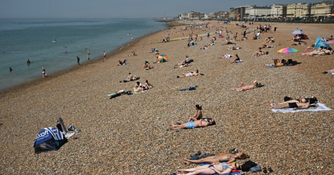 25wea-britainheatwave-kqfc-facebookJumbo.jpg