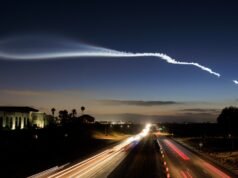科學家表示,SpaceX 星鍊和其他巨型衛星星座正在進行一項「不受監管的地球工程實驗」。