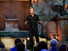 傑夫普羅布斯特 (Jeff Probst) 現場直播倖存者 50 場火災挑戰賽