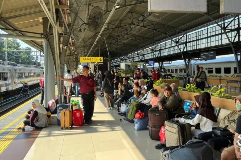 長假期間日本航空日均載客量超過14.9萬人次