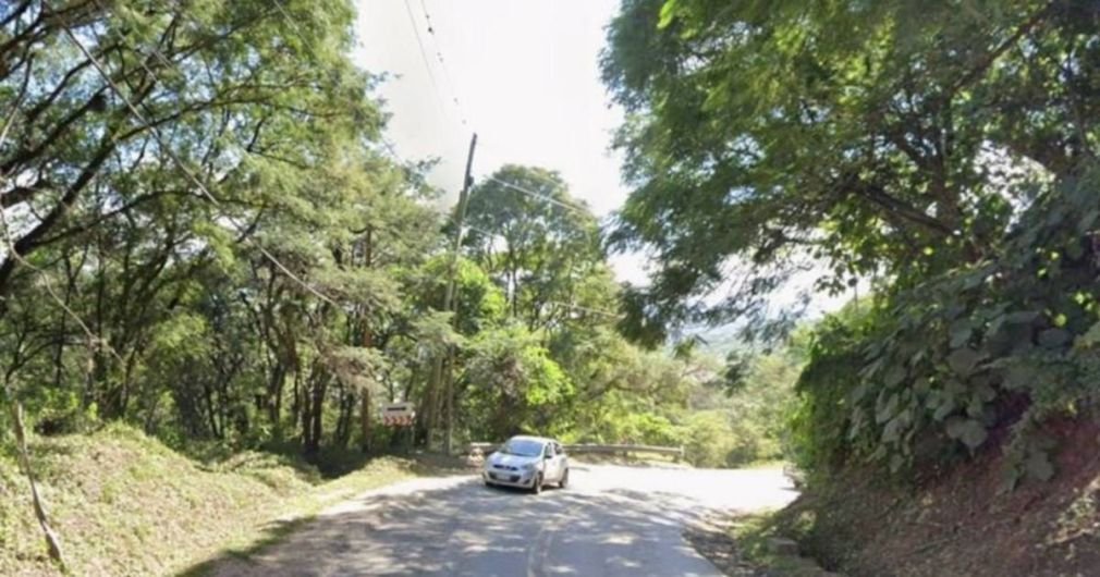 胡胡伊省：年輕人掉入峽谷後自救