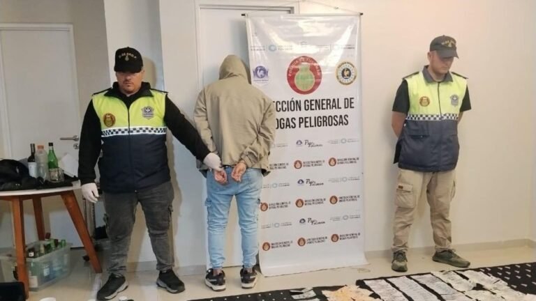 圖庫曼警方在一次重大行動中查獲毒品和金錢