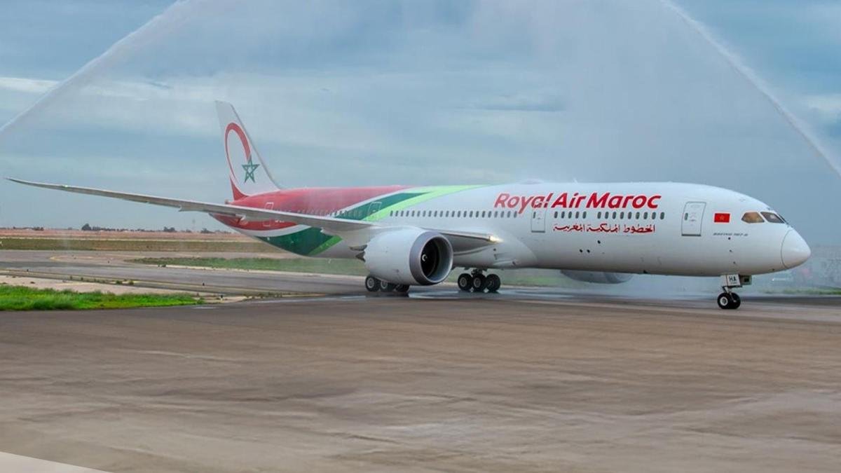 由於燃油危機，摩洛哥國家航空公司暫停了飛往巴塞隆納的航班