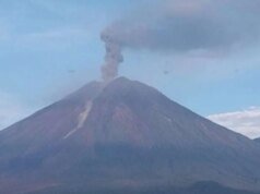 塞梅魯火山爆發,噴發高度達山頂900米
