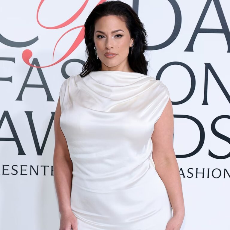 阿什利·格雷厄姆 (Ashley Graham) 在談論 GLP-1 趨勢時稱這是“一記耳光”