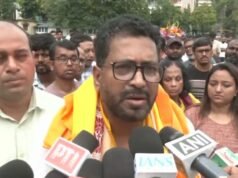 印度新聞| BJP MLA Shankar Ghosh 在西里古里的“Sarasari Shankar”計劃下與居民就公民問題進行互動