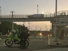 巴蘭基亞-哈拉帕公路因疑似爆炸炸彈而關閉,導致車輛混亂和排長隊 – Publimetro Columbia