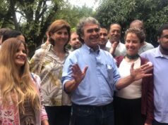 她就是瑪麗亞·安吉拉·奧爾金 (María Angela Holguín),一位頗具影響力的前部長,偷走了塞爾吉奧·法哈多 (Sergio Fajardo) 的心 – Publimetro Columbia