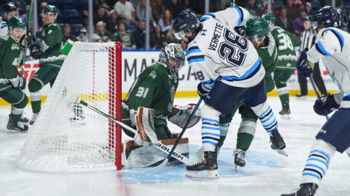 Everett-Silvertips-vs-Chicoutimi-Sagueneens.jpg