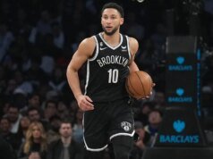本·西蒙斯 (Ben Simmons) 用 NBA 硬木換來了公海,贏得了釣魚冠軍。