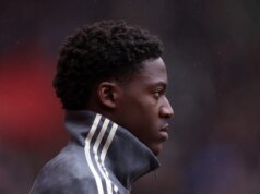 邁克爾·卡里克 (Michael Carrick) 解釋了科比·邁努 (Kobi Mainu) 令人印象深刻的原因,讓伊諾斯 (Enos) 的工作看起來很輕鬆