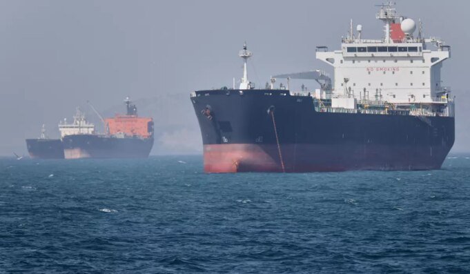 Iran_War_Strait_of_Hormuz_73647_c0-0-6000-3500_s1200x700.jpg