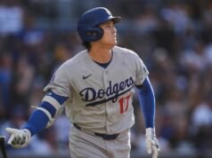 大谷全壘打,道奇隊空著教士隊統治投手丘