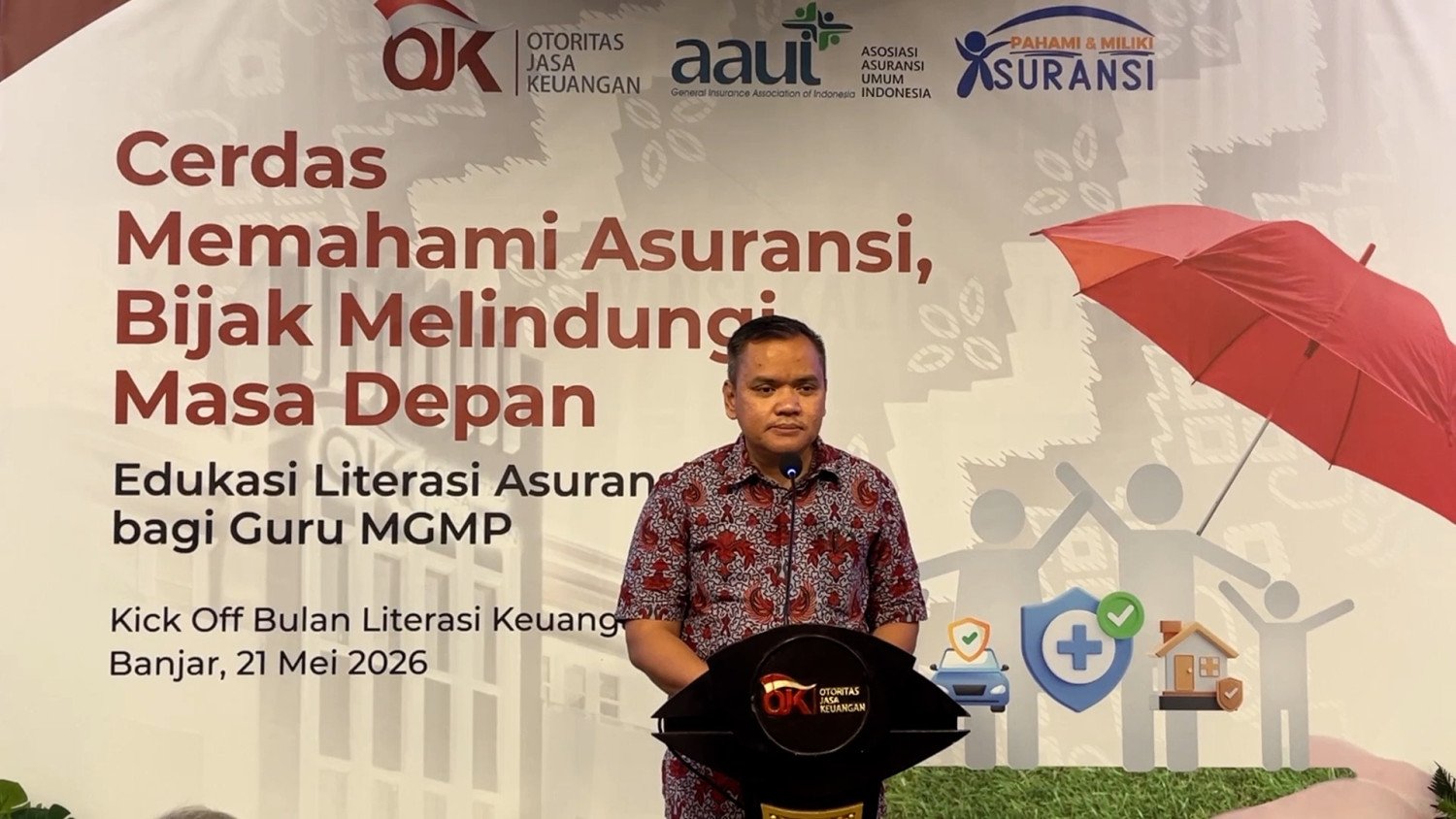 OJK 和 AAUI 馬辰為經濟學教師提供保險知識