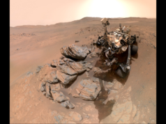 美國太空總署的毅力號火星車在其新的火星自拍照中閃閃發光