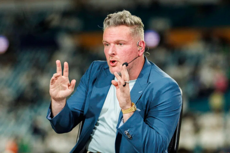 帕特·邁克菲 (Pat McAfee) 出人意料地向 ESPN 的競爭對手推銷潛在的德克薩斯科技大片