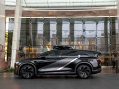 因為 Nuro 相信自己是機器人計程車的“第二引擎”,這給了他一個優勢