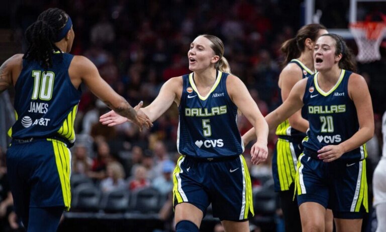 佩奇·布克斯 (Paige Buekers) 談到了幾名邊路球員生病後球隊成員的參與。