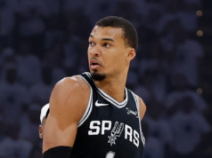 「讓他擺脫困境」:NBA Insider 透露,維克多溫班亞馬 (Victor Wembanyama) 憑藉「魔術師約翰遜獎」而避免了 2.5 萬美元的罰款。
