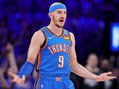NBA 新聞:亞歷克斯卡魯索在輸給馬刺隊的比賽中將鏡頭從雷霆隊身上推開