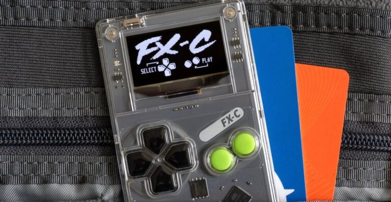 Arduboy FX-C 是一款出色的時間殺手，您可能會忘記自己帶著它