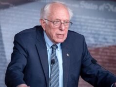 桑德斯支持的州長候選人過去的觀點與他目前的立場相衝突。