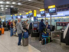 由於技術故障,英國航空公司在希思羅機場發生大規模行李故障
